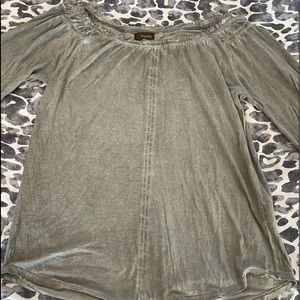 Woman’s olive green top size S